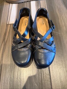 Clarks Navy Leather Cross-Strap Flats